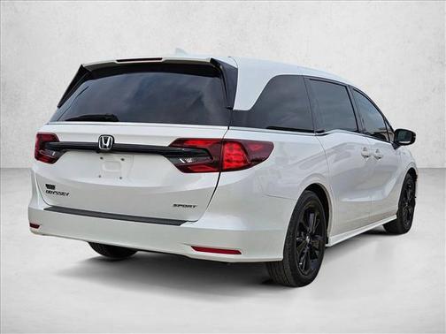 White 2024 Honda Odyssey Sport