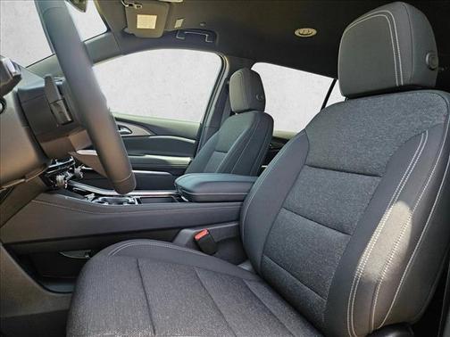 Mosaic Black Metallic 2026 Chevrolet Traverse LT