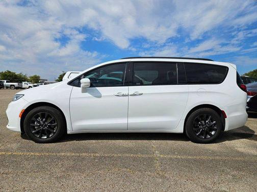 2021 Chrysler Pacifica Touring