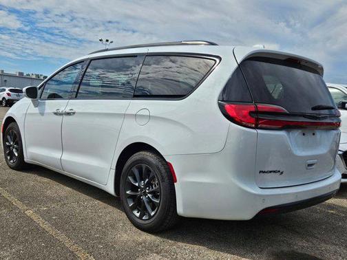 2021 Chrysler Pacifica Touring