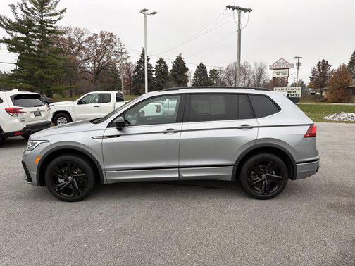 2023 Volkswagen Tiguan 2.0T SE R-Line Black 4MOTION