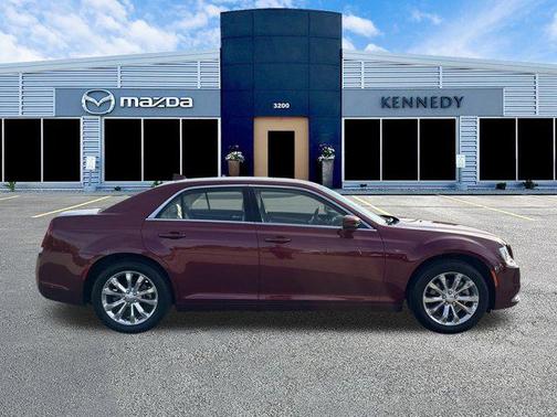 2022 Chrysler 300 Touring