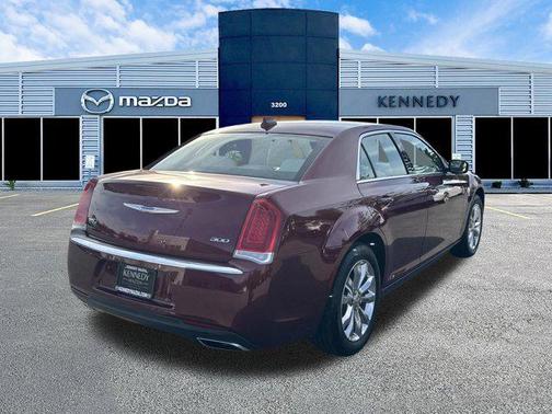 2022 Chrysler 300 Touring