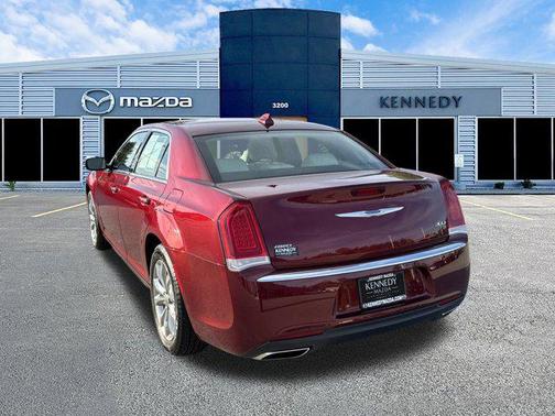 2022 Chrysler 300 Touring
