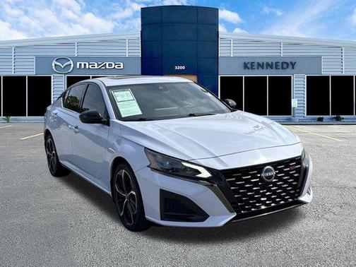 2023 Nissan Altima SR Intelligent AWD