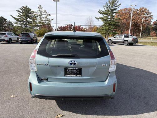 2015 Toyota Prius v Five