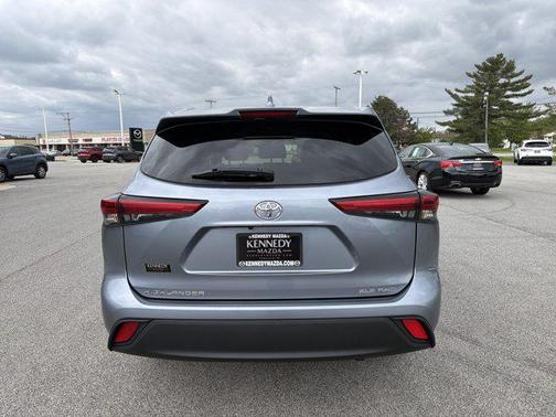 Moon Dust 2021 Toyota Highlander XLE