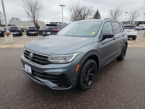 2024 Volkswagen Tiguan 2.0T SE R-Line Black
