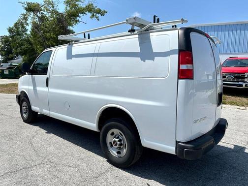 2023 GMC Savana 2500 Work Van