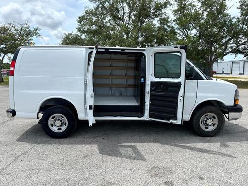 2024 Chevrolet Express 2500 Work Van