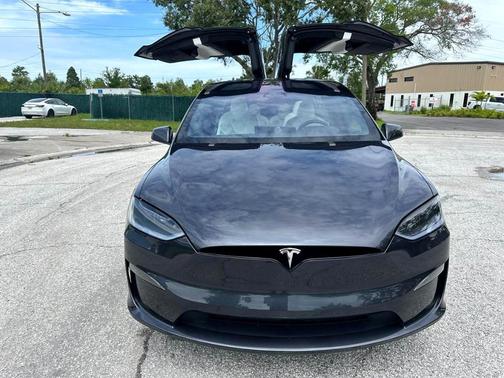 2024 Tesla Model X Plaid