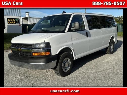 2025 Chevrolet Express 3500 LT