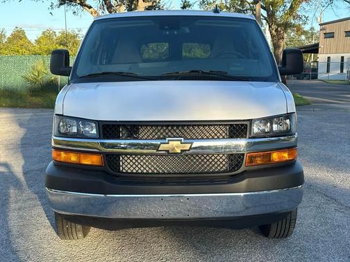 2025 Chevrolet Express 3500 LT