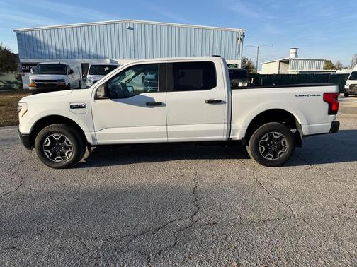 2024 Ford F-150 Lightning Pro