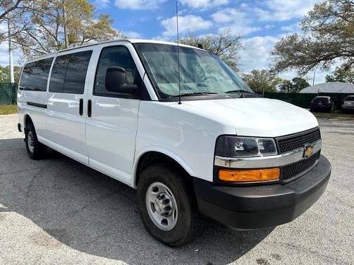 2022 Chevrolet Express 3500 LS