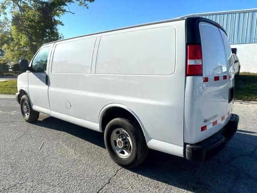2022 GMC Savana 2500 Work Van
