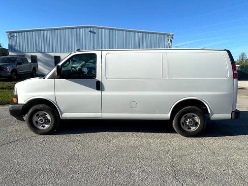 2022 GMC Savana 2500 Work Van
