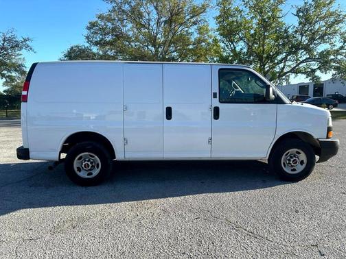 2022 GMC Savana 2500 Work Van