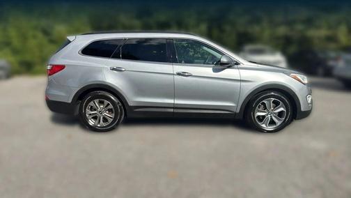 2016 Hyundai SANTA FE SE