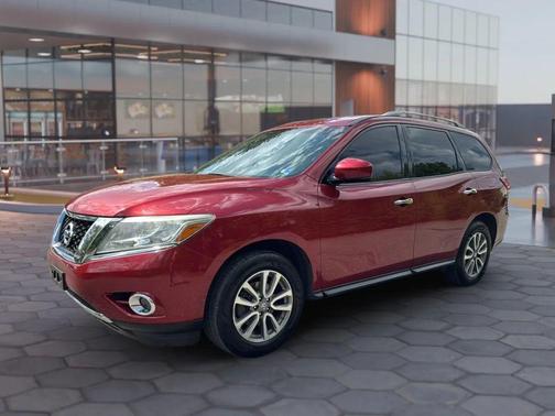 Red 2016 Nissan Pathfinder SV