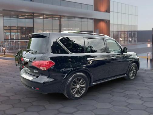 2017 INFINITI QX80 Base