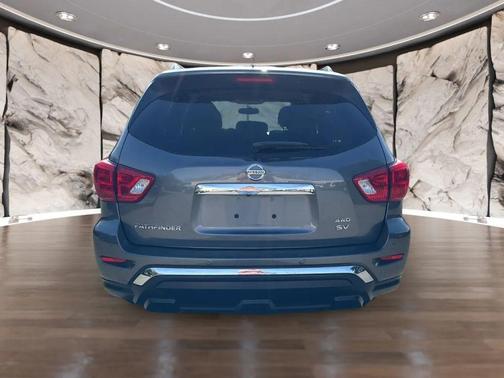 2017 Nissan Pathfinder SV