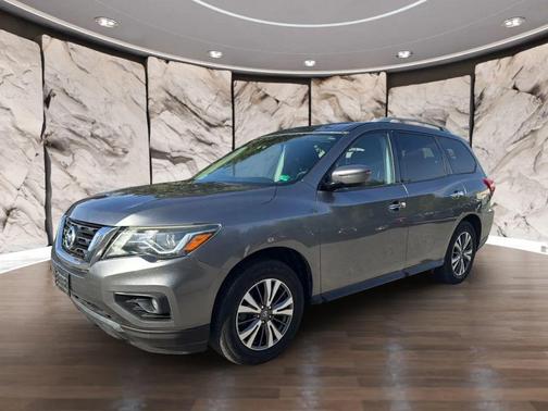 2017 Nissan Pathfinder SV