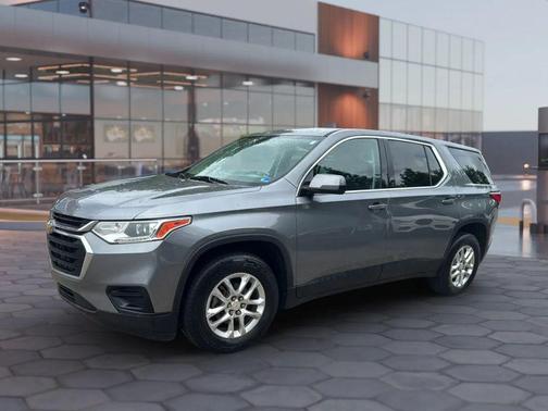 Satin Steel Metallic 2019 Chevrolet Traverse LS