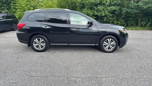 2018 Nissan Pathfinder SL