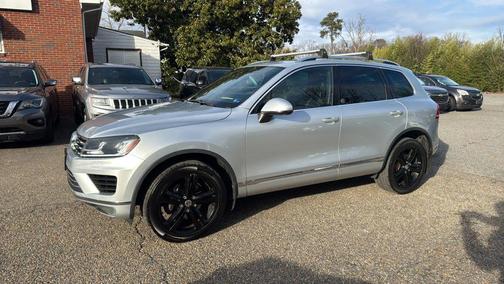2017 Volkswagen Touareg V6 Wolfsburg Edition