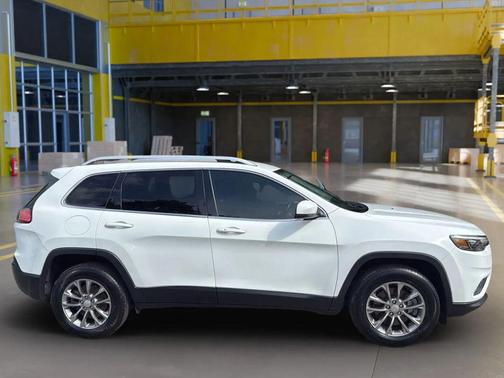 Bright White Clearcoat 2019 Jeep Cherokee Latitude Plus