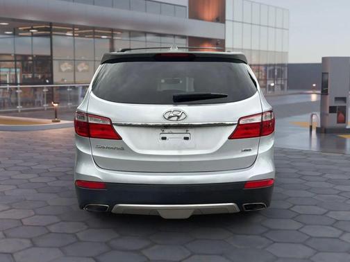 2016 Hyundai SANTA FE SE