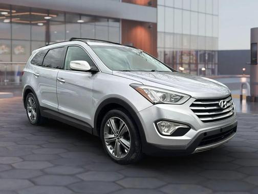2016 Hyundai SANTA FE SE