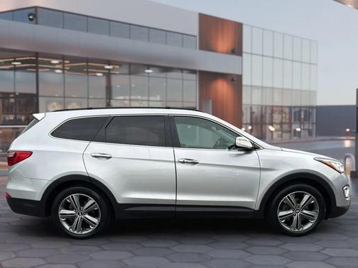 2016 Hyundai SANTA FE SE