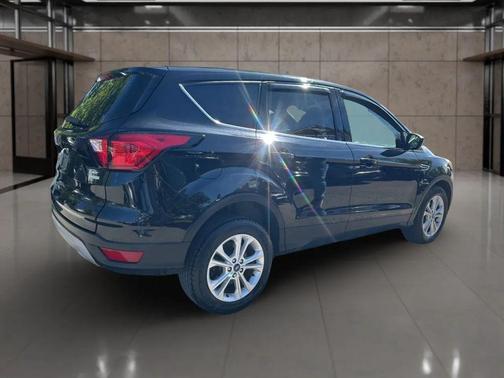 Agate Black Metallic 2019 Ford Escape SE