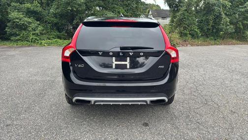 2017 Volvo V60 Cross Country T5