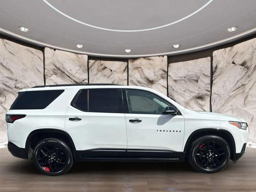 White 2019 Chevrolet Traverse Premier