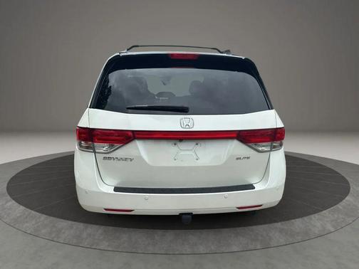 White Diamond Pearl 2016 Honda Odyssey Touring Elite