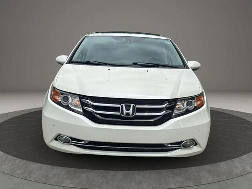 White Diamond Pearl 2016 Honda Odyssey Touring Elite