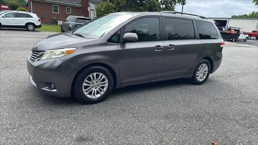 2014 Toyota Sienna XLE