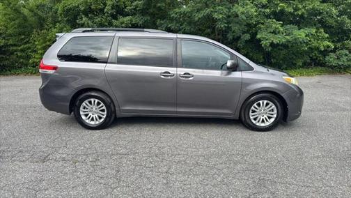 2014 Toyota Sienna XLE