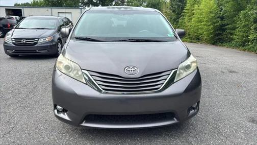 2014 Toyota Sienna XLE