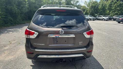 2016 Nissan Pathfinder SL