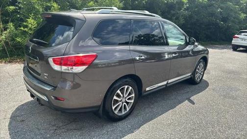 2016 Nissan Pathfinder SL