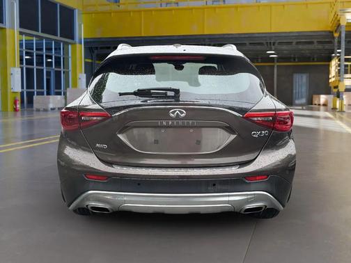 Chestnut Bronze 2017 INFINITI QX30 Premium