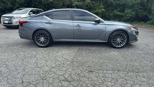 2020 Nissan Altima SR FWD