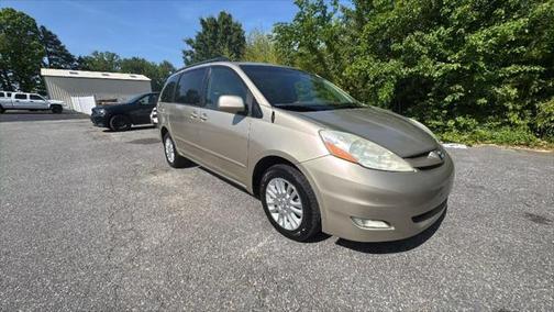 2008 Toyota Sienna XLE