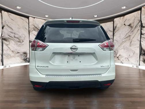 Pearl White 2016 Nissan Rogue SL