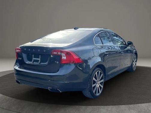 2016 Volvo S60 T6 Drive-E Platinum