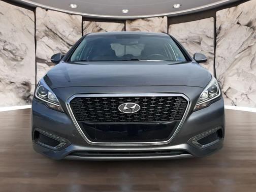 2017 Hyundai SONATA Hybrid SE